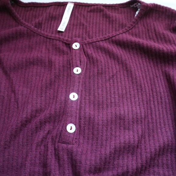 NEW   Nordstrom Forgotten Grace Button Front Garnet Peplum Sweater 1X - Picture 2 of 7